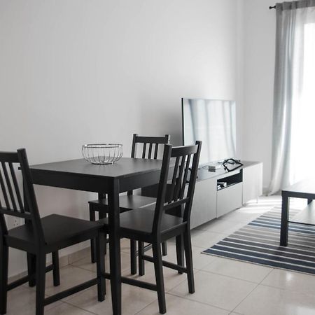 Renovated One Bedroom Apartment In Paphos With Pool Kültér fotó