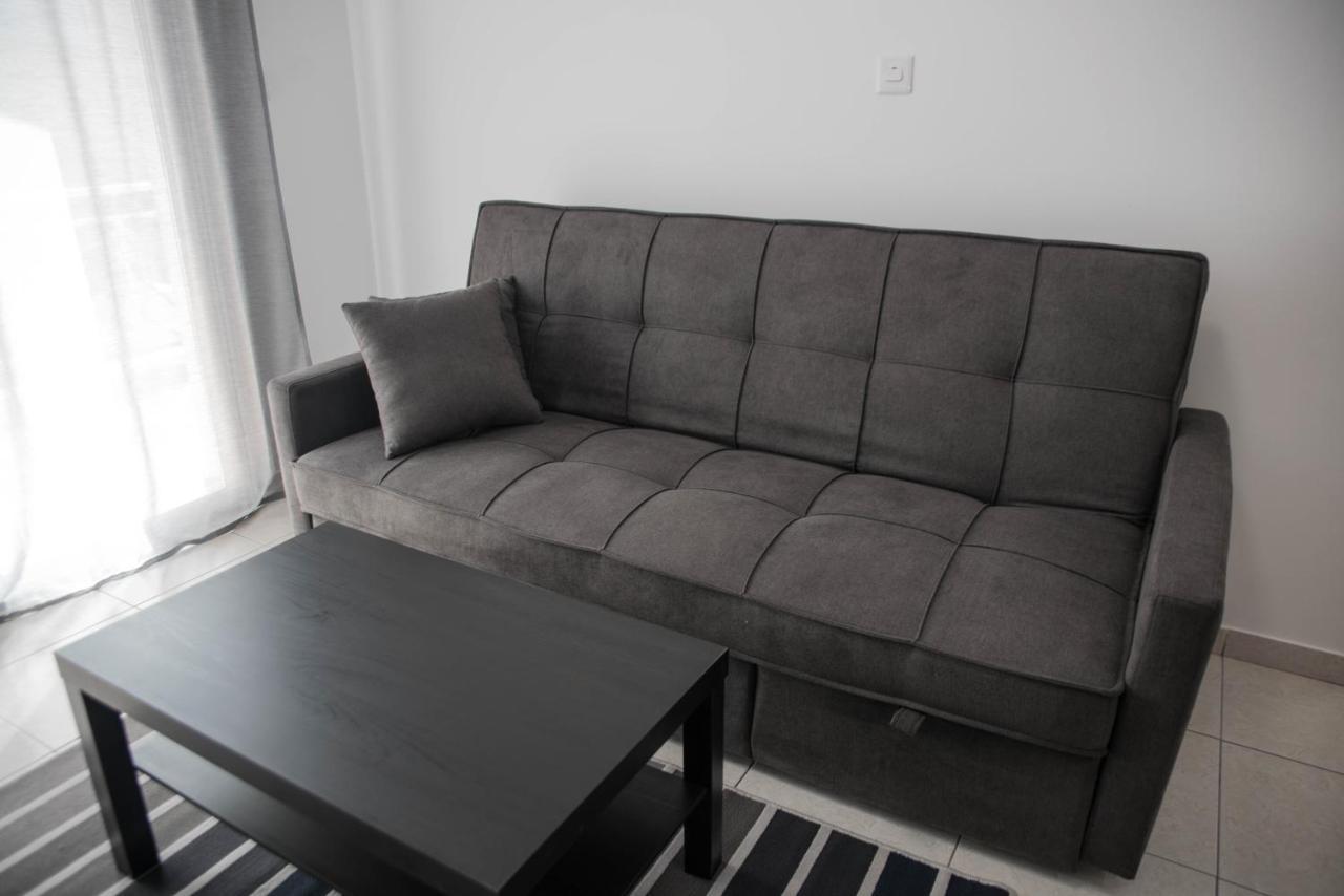 Renovated One Bedroom Apartment In Paphos With Pool Kültér fotó