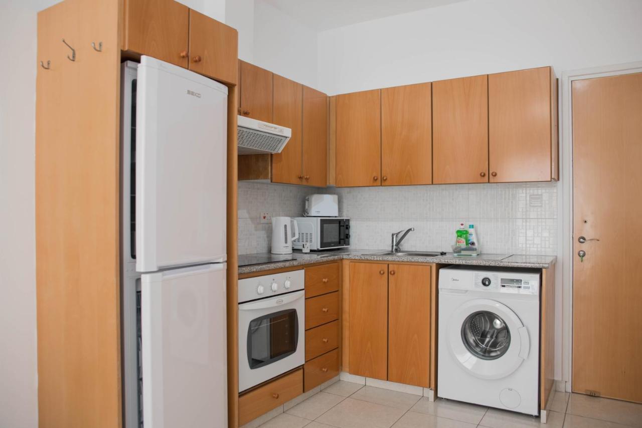Renovated One Bedroom Apartment In Paphos With Pool Kültér fotó